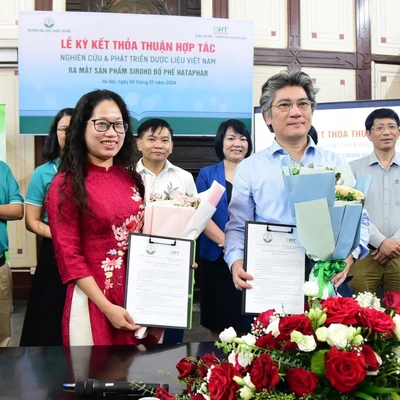Trang Chủ 77Win.com  VÀ CÔNG TY CPDP HÀ TÂY - HATAPHAR HEALTHCARE KÝ KẾT THỎA THUẬN HỢP TÁC NGHIÊN CỨU & PHÁT TRIỂN & RA MẮT SẢN PHẨM HỢP TÁC NGHIÊN CỨU SIROHO BỔ PHẾ HATAPHAR